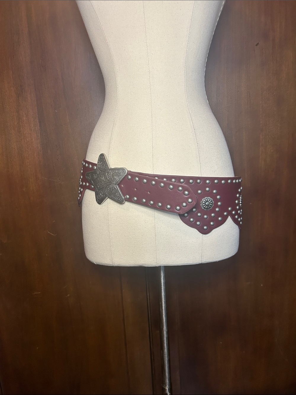 Studded Dark Brown Star Buckle Belt L/XL - Picture 2 of 10